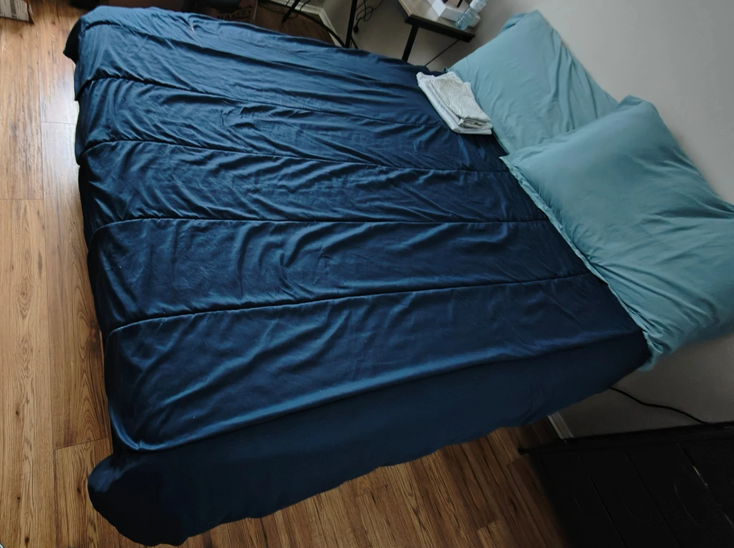 Queen Size bed and Mattress - photo 3