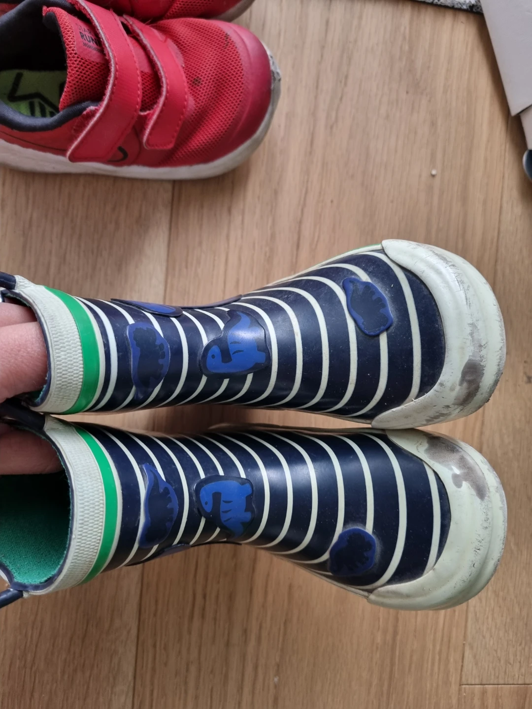 Nike Star Runner Kids Red Shoes and dino rainboots - photo 5