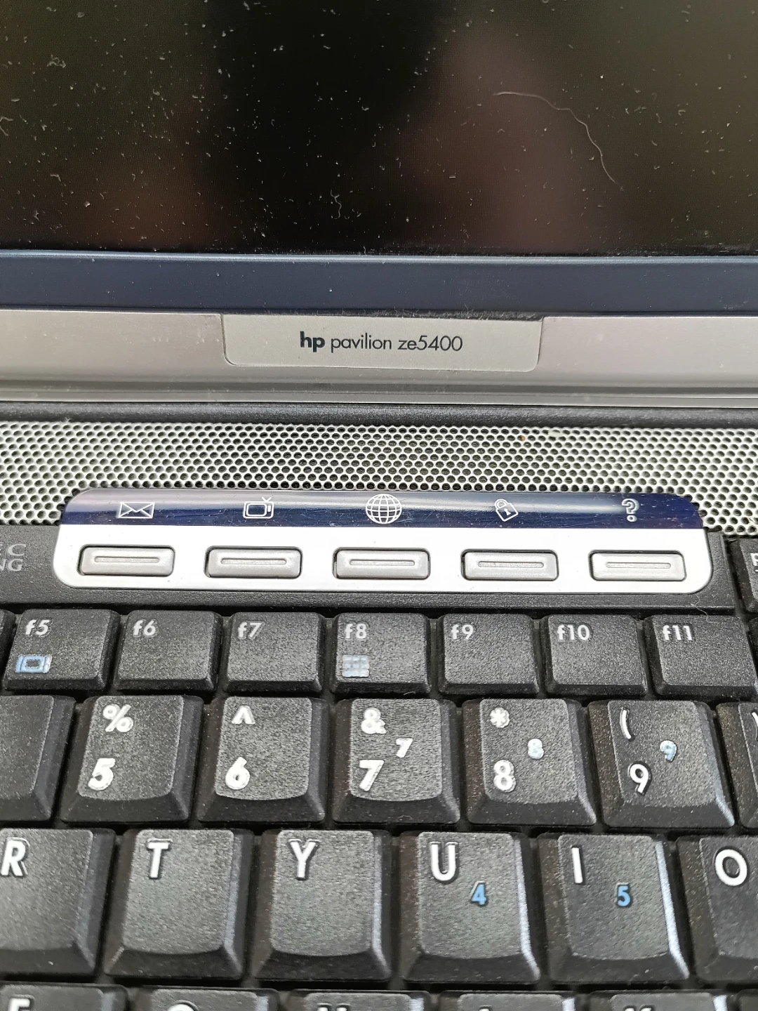 HP Pavilion ze5400 Laptop - photo 2