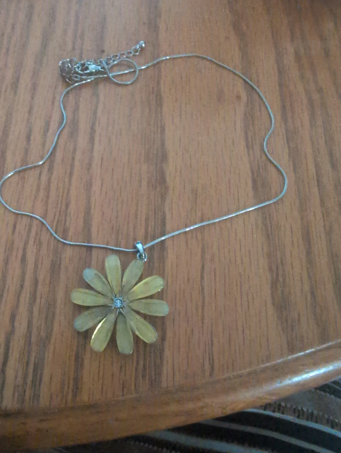 Yellow Flower Pendant Necklace with Rhinestone