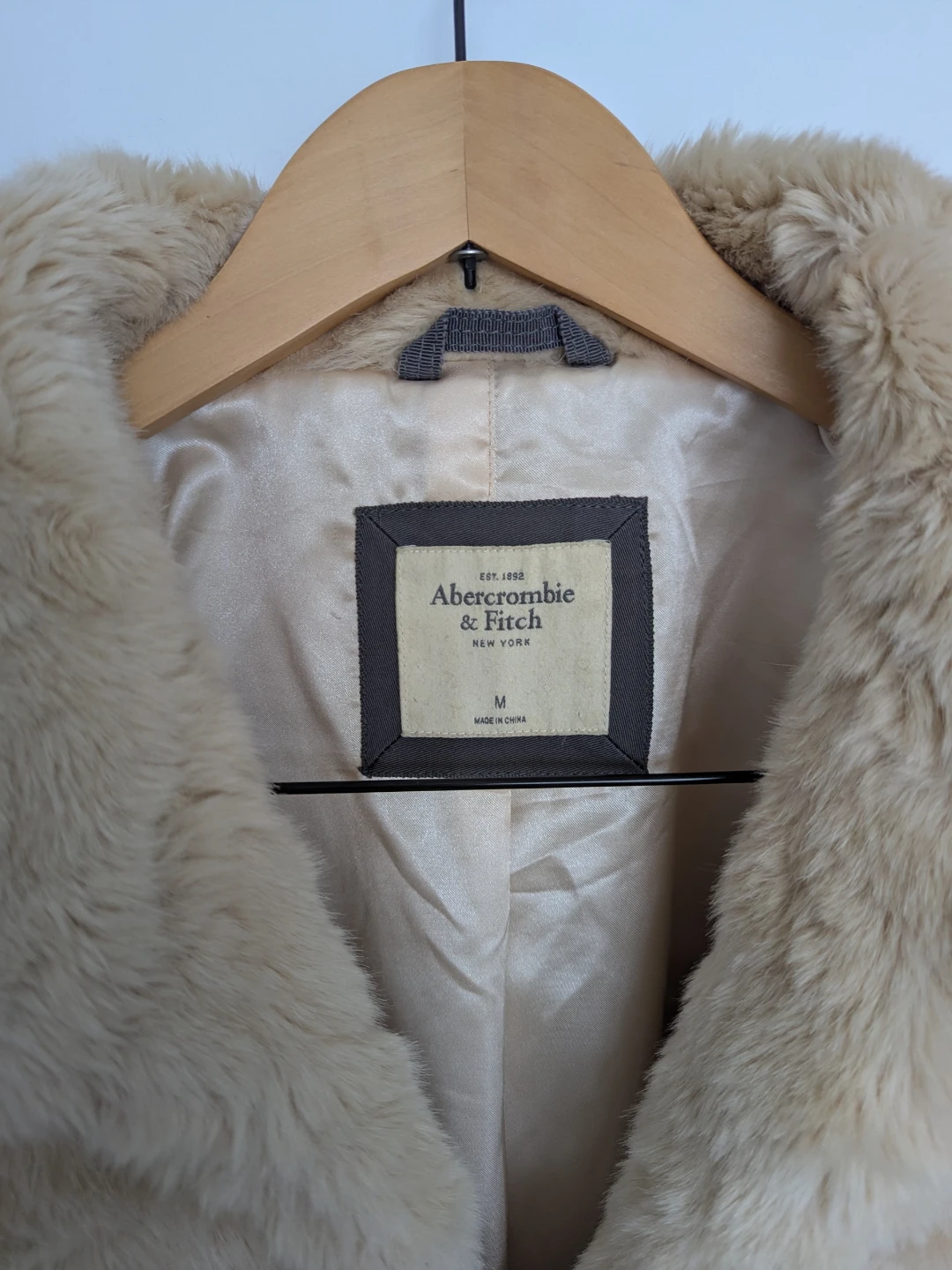 Abercrombie & Fitch Faux Fur Jacket - Size M - photo 3