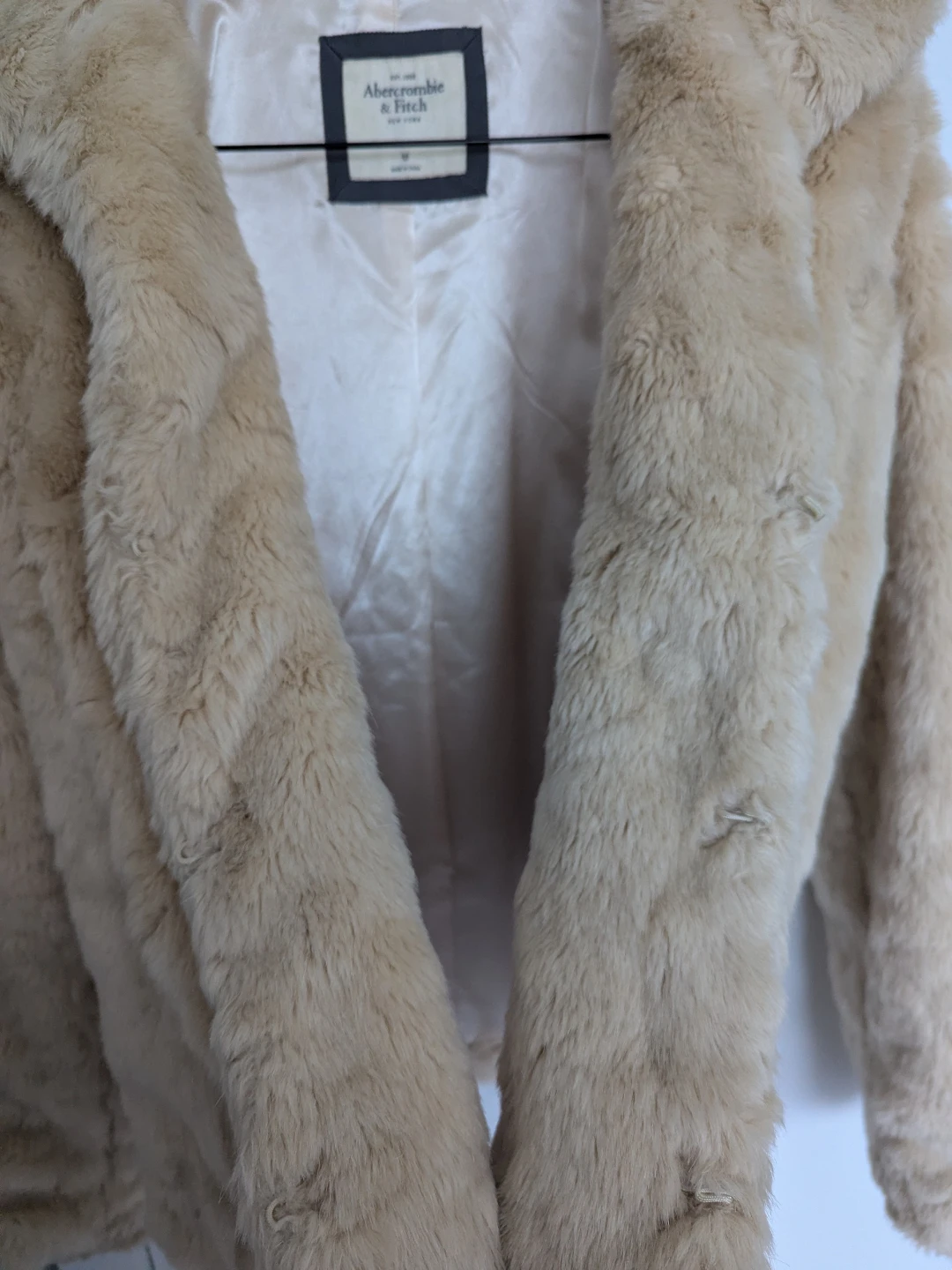 Abercrombie & Fitch Faux Fur Jacket - Size M - photo 4