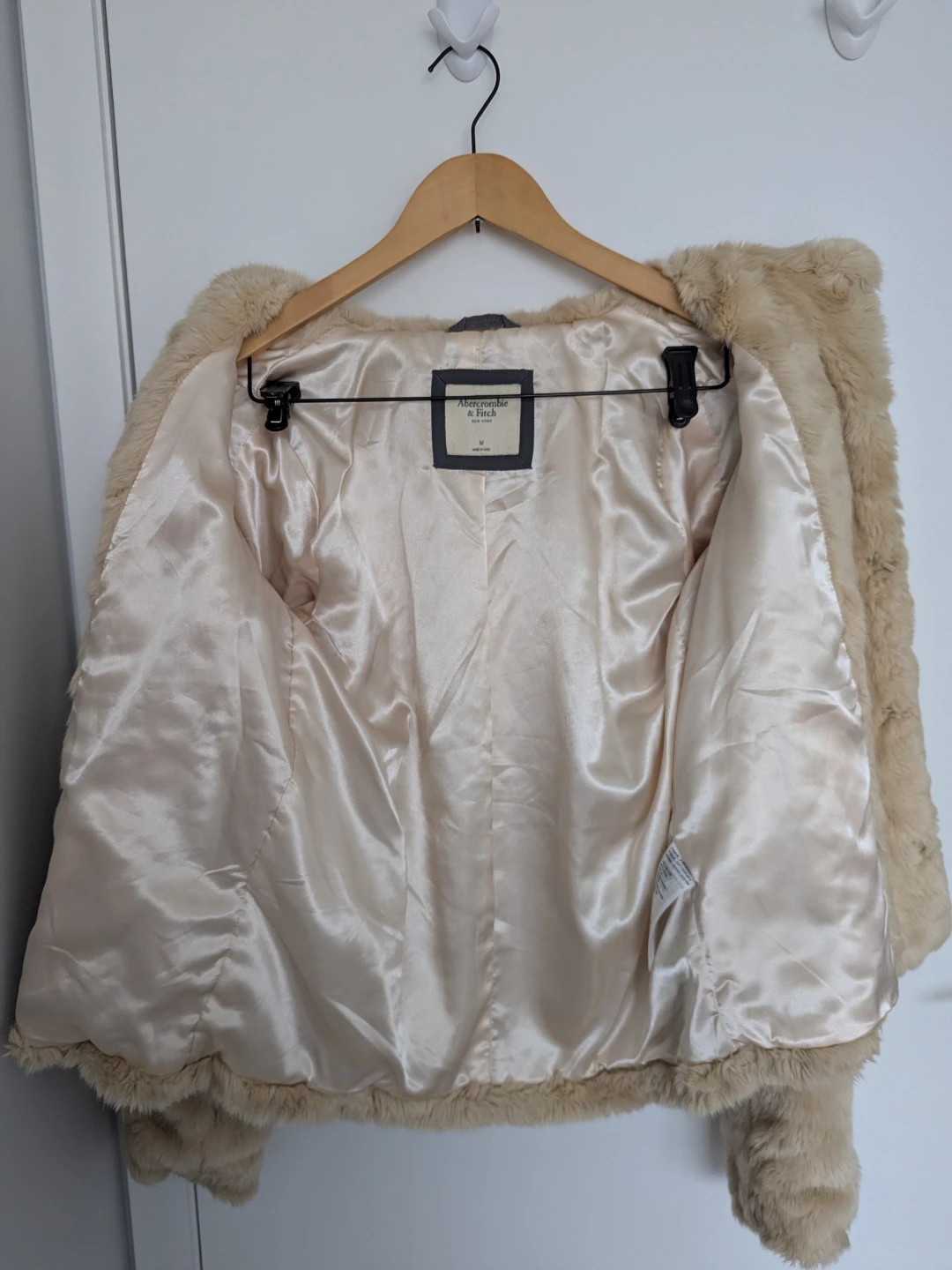 Abercrombie & Fitch Faux Fur Jacket - Size M - photo 5