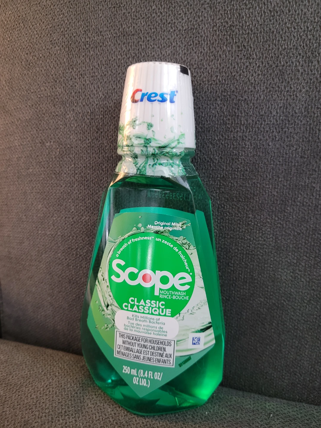 Crest Scope Classic Mouthwash - 250 mL (8.4 FL OZ)