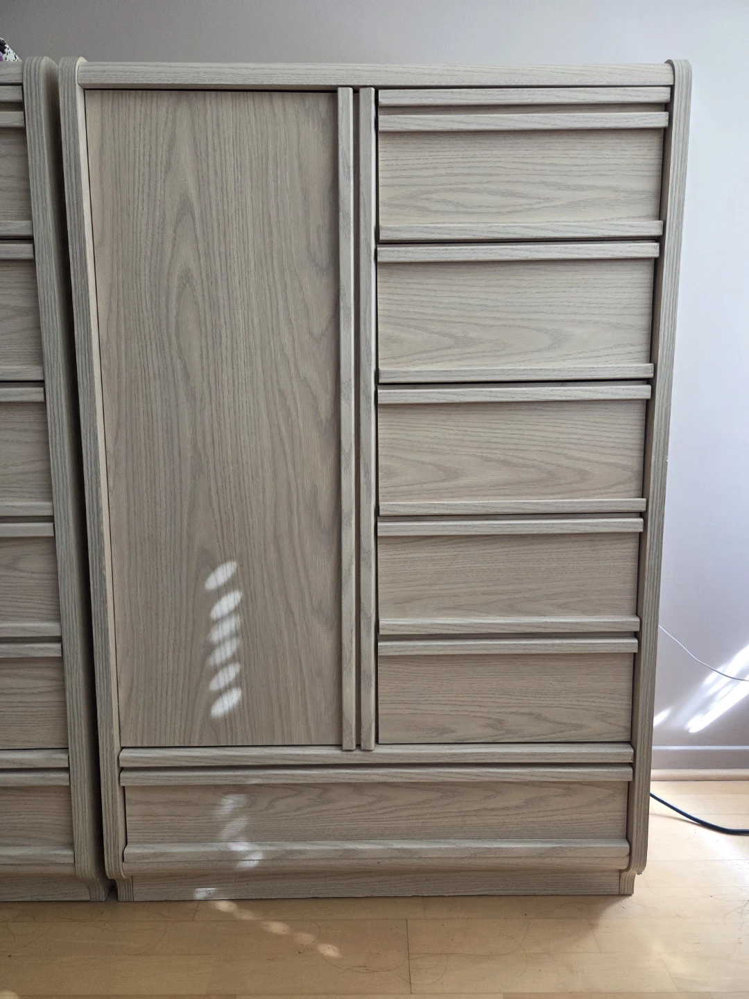 Cream Wardrobe with Sliding Door and Drawers 🧡