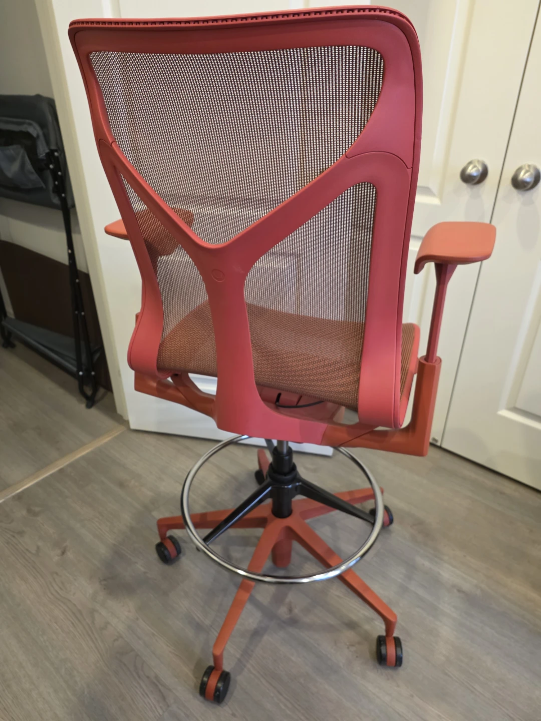 Herman Miller Ergonomic Office Chair - Red Mesh - photo 2