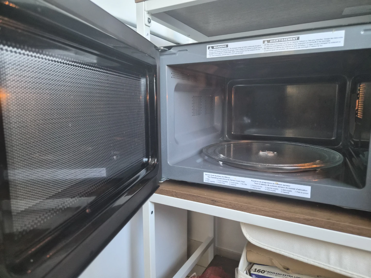 Panasonic The Genius 1100W Microwave - photo 3