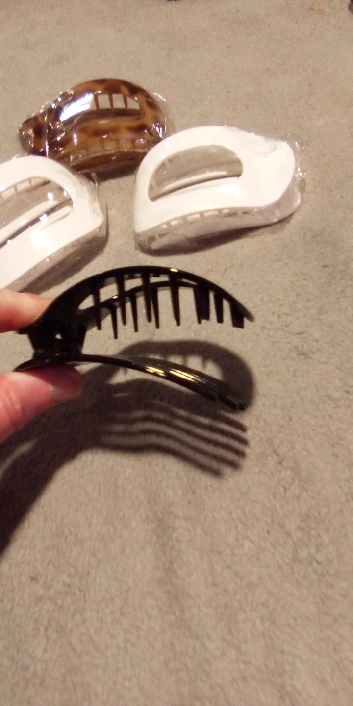 **WOMEN'S (CLAW STYLE) HAIR CLIPS** - photo 2