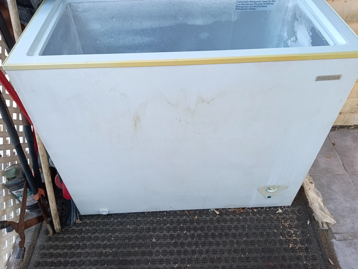 Insignia Chest Freezer - photo 3