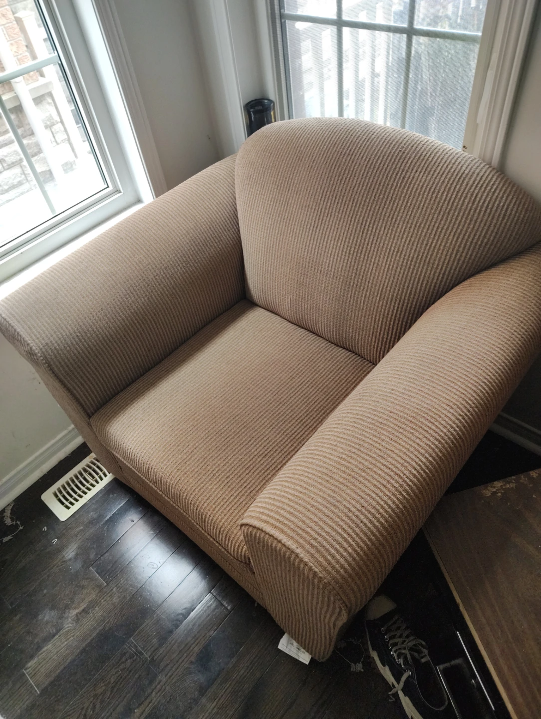 Comfortable Accent Chair