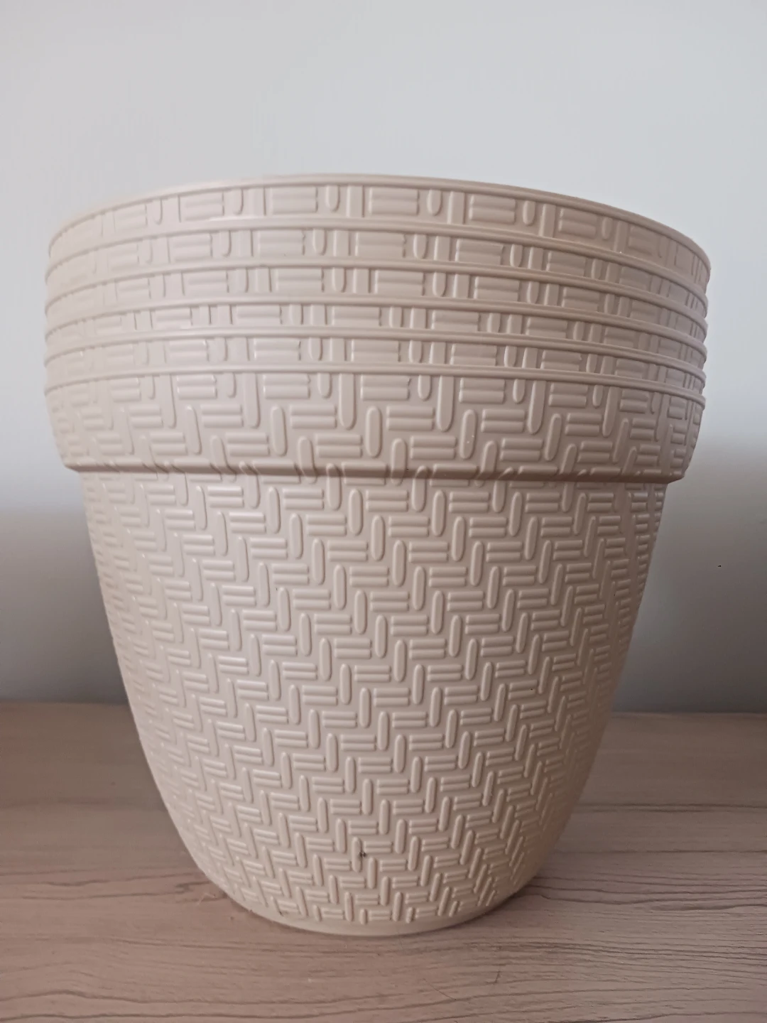 Large Beige Pots