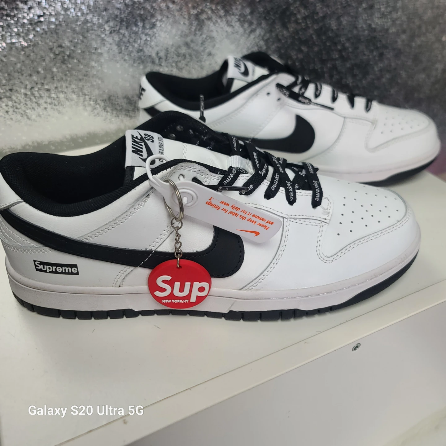 Nike SB Dunk Low Pro Supreme White Black Sneakers - photo 2