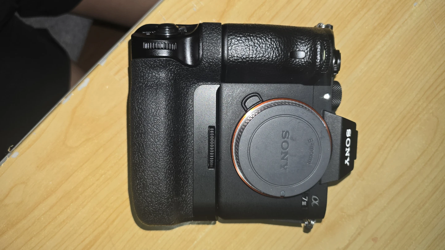 Sony Alpha a7 III Mirrorless Digital Camera with Grip - photo 5