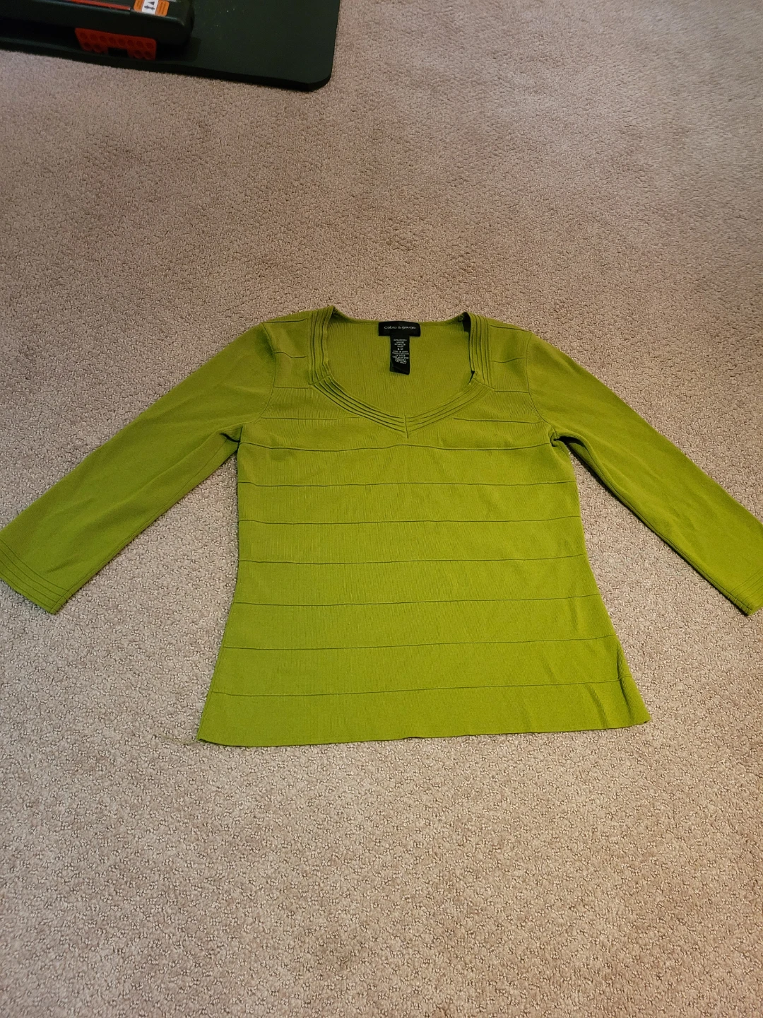 Cable & Gauge Women's Green Long Sleeve Top