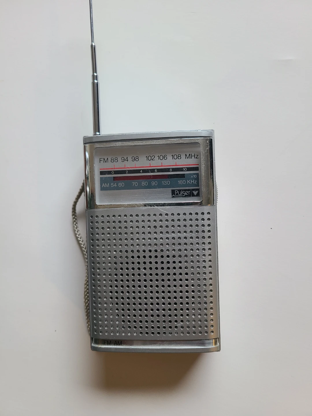 Pulser AM/FM Pocket Radio