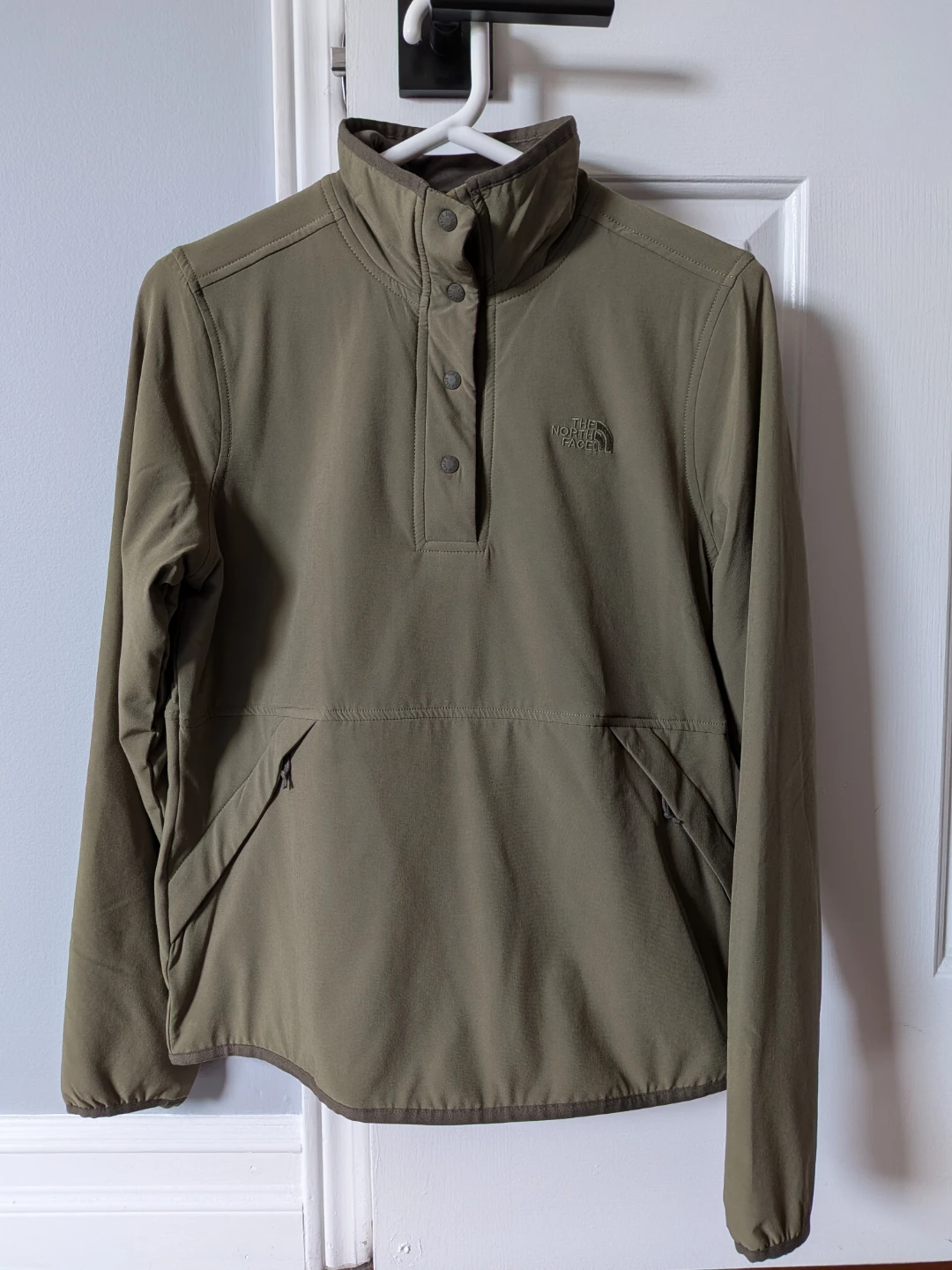 The North Face Women's Mountain Sweatshirt Pullover