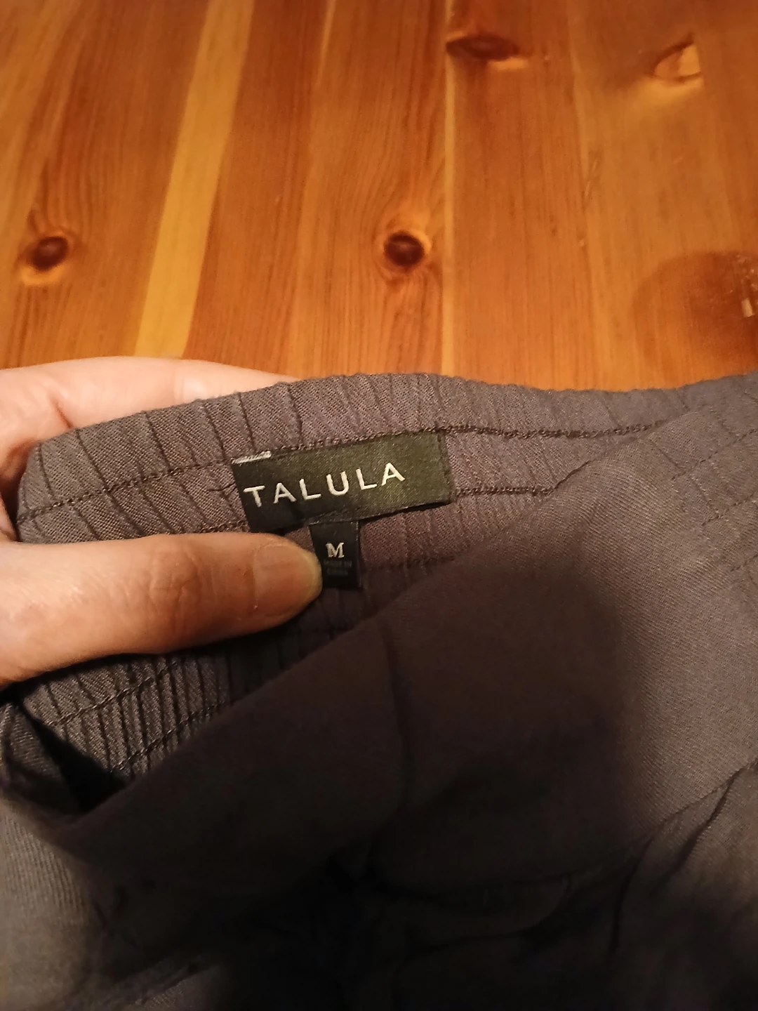 Talula Women's Grey Cropped Pants Size M - photo 3