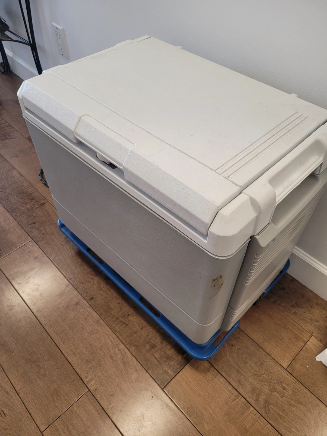 Coleman Model 5640 Cooler with Power Cooler Charger - photo 2