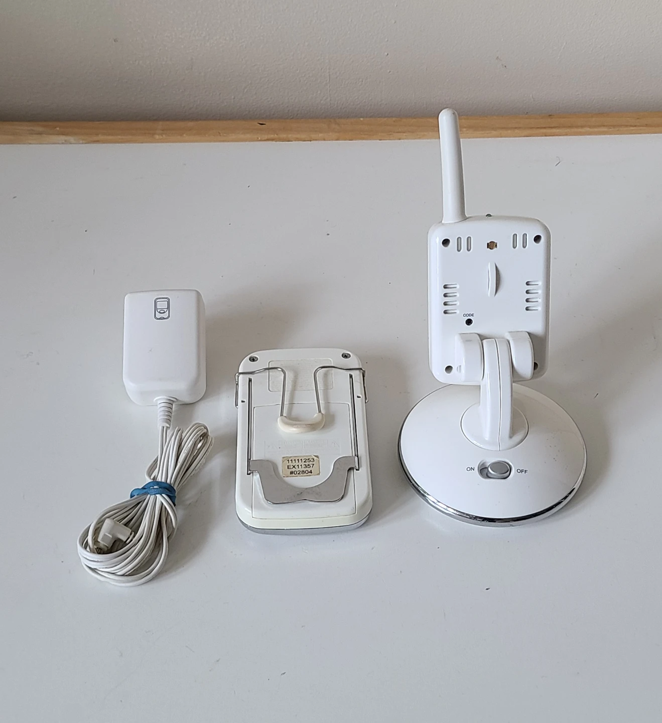 *PENDING PICK-UP* Baby Monitor Needs Camera Power Adapter - photo 3