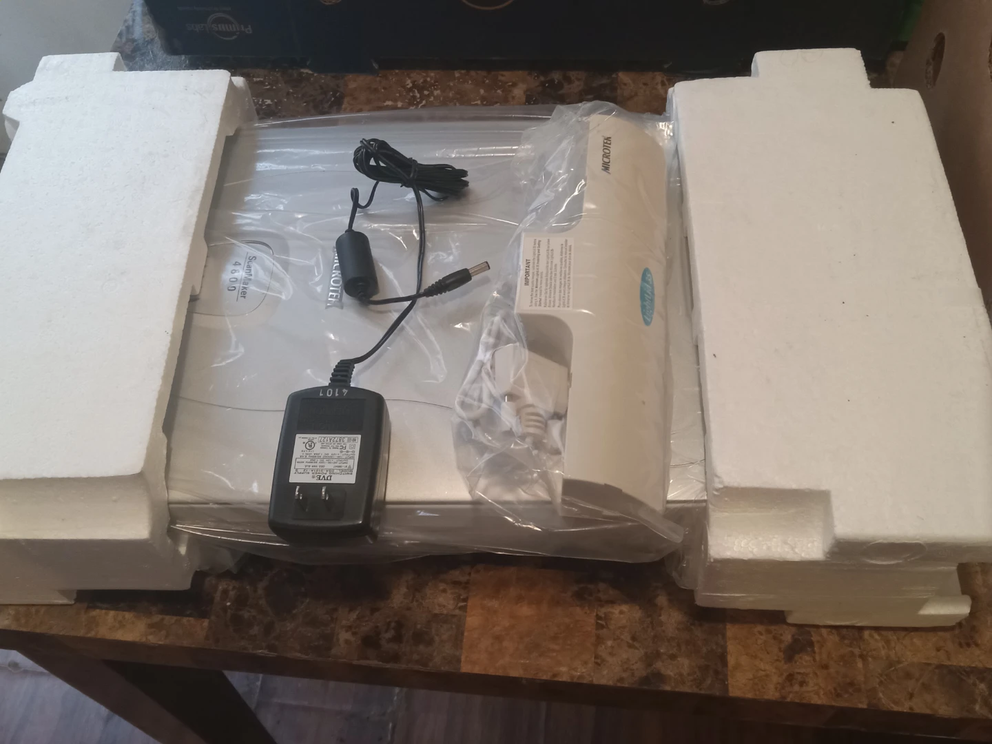 Microtek ScanMaker 4800 Flatbed Scanner - photo 3