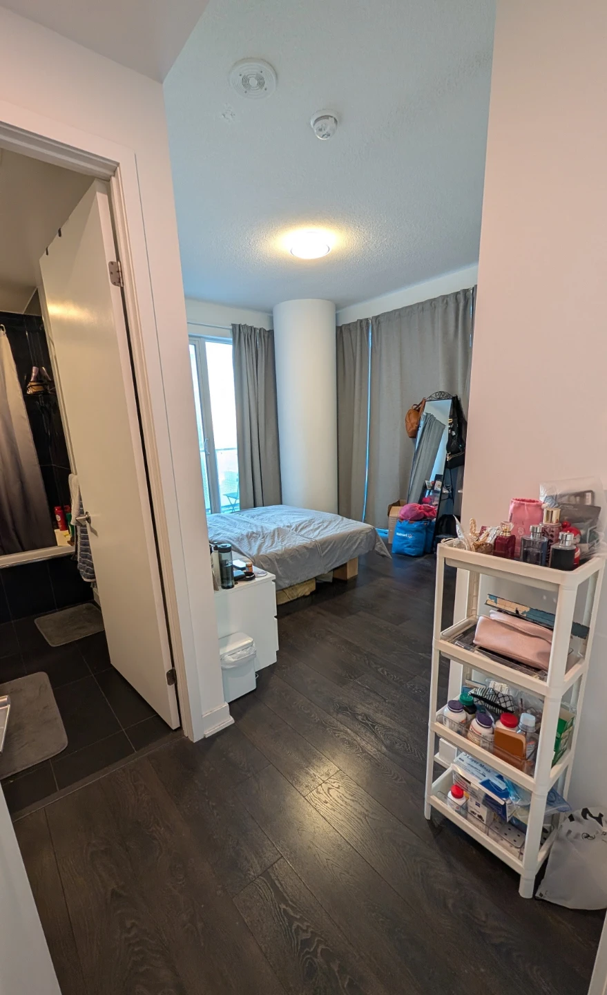 Primary bedroom ensuite bathroom for sublease - photo 5