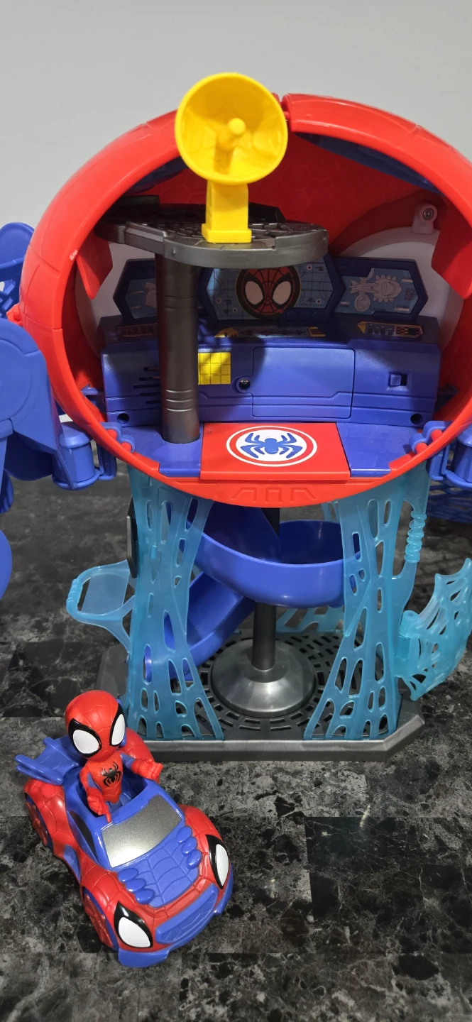 Spider-Man Playset with Vehicle - photo 2