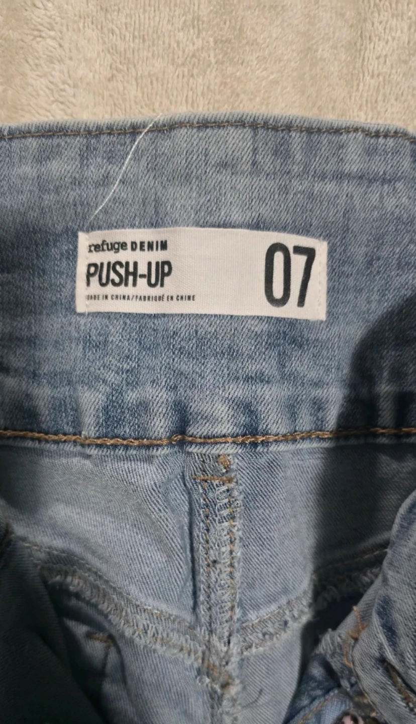 Refuge Denim Push-Up Jeans Size 07 - photo 2
