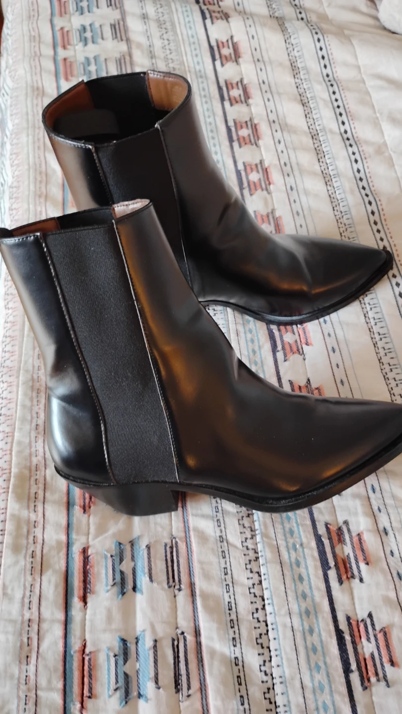 Black Pointed Toe Chelsea Boots - photo 2