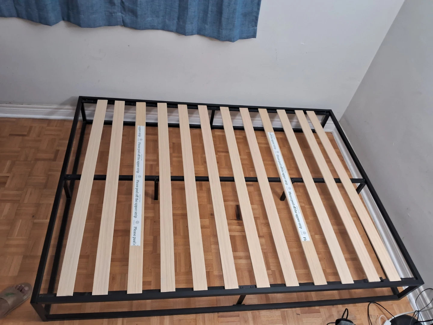 Zinus Joseph 10 inch Metal Platform Bed Frame - photo 4