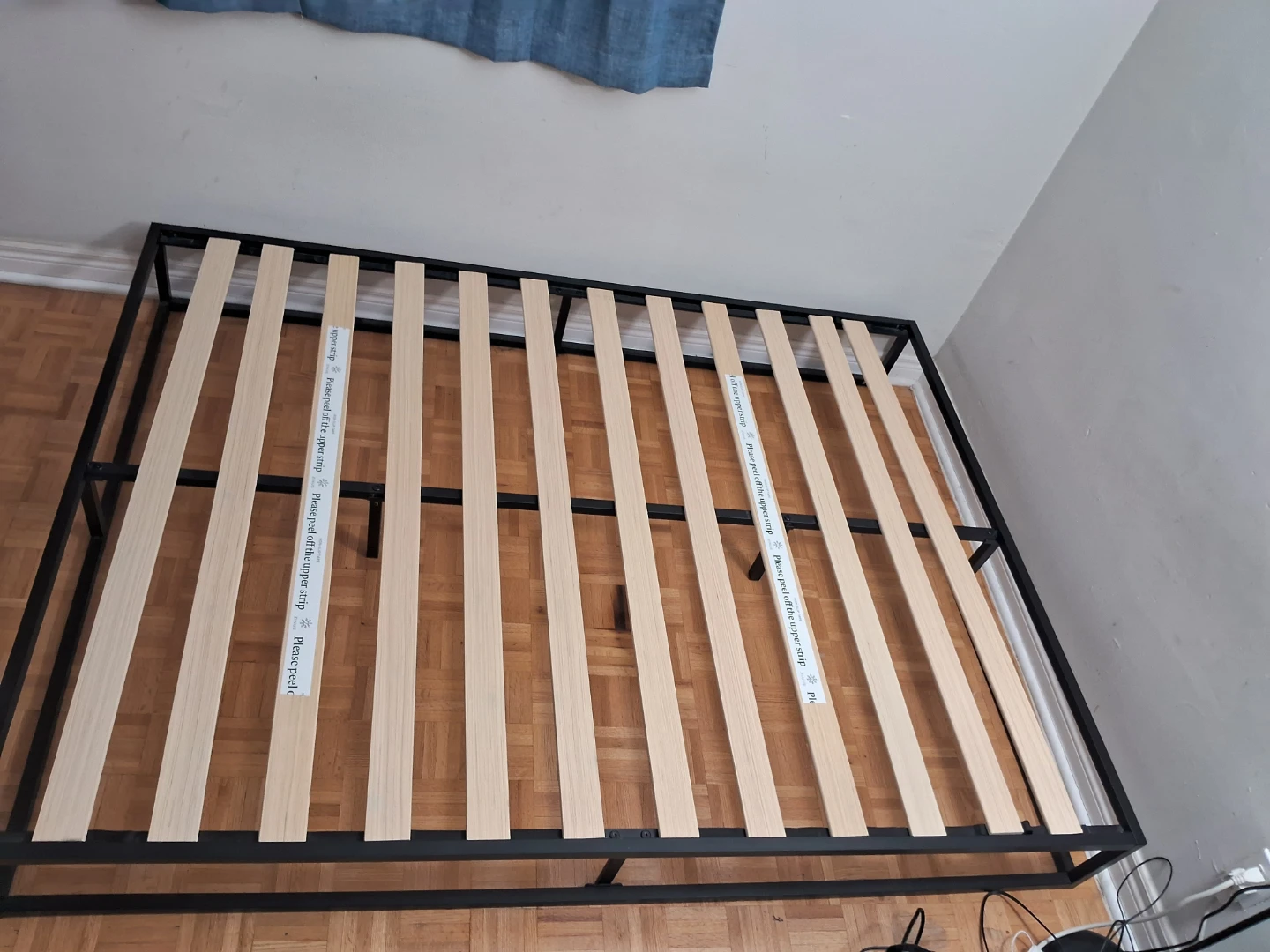 Zinus Joseph 10 inch Metal Platform Bed Frame - photo 5
