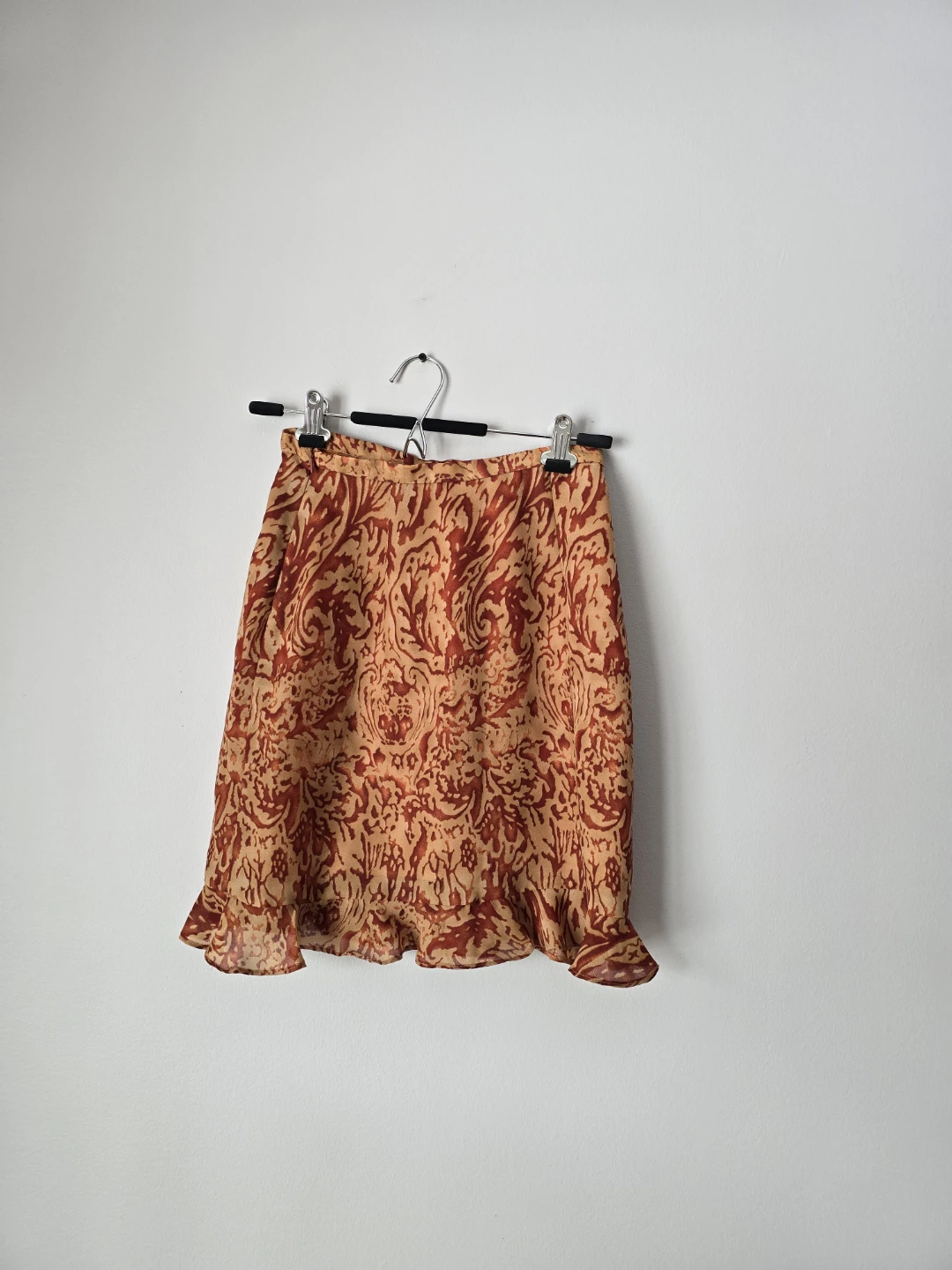Outfit Bundle – Pattern Skirt + Faux Fur Vest,size 6 and S - photo 2