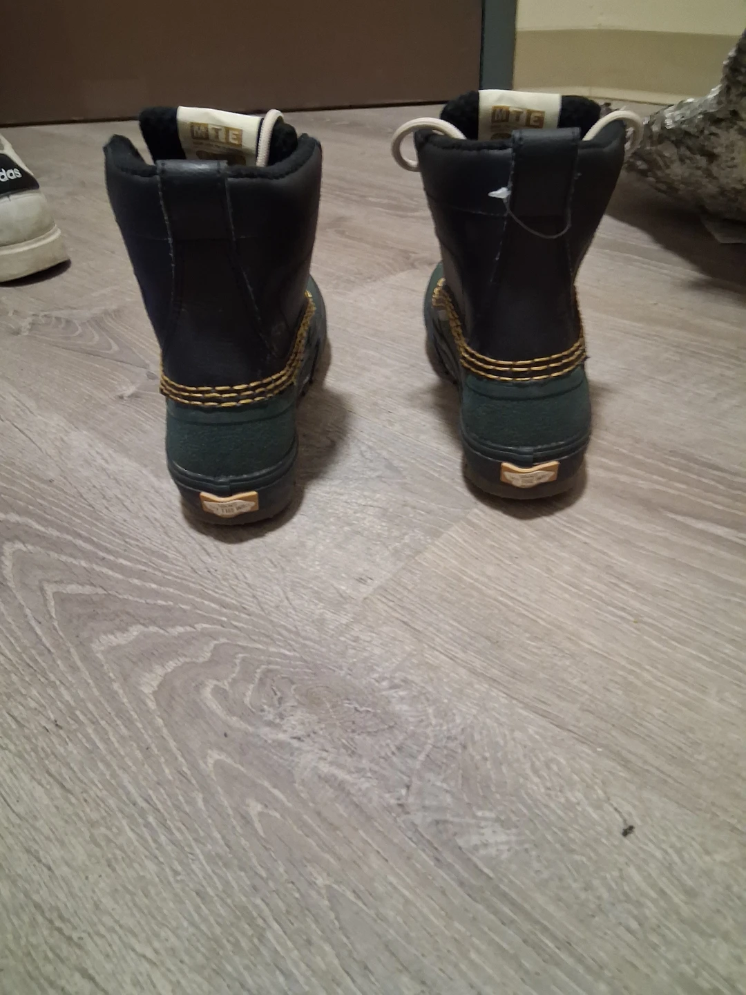 Vans Standard Mid Snow MTE Boots Forest Green - photo 4