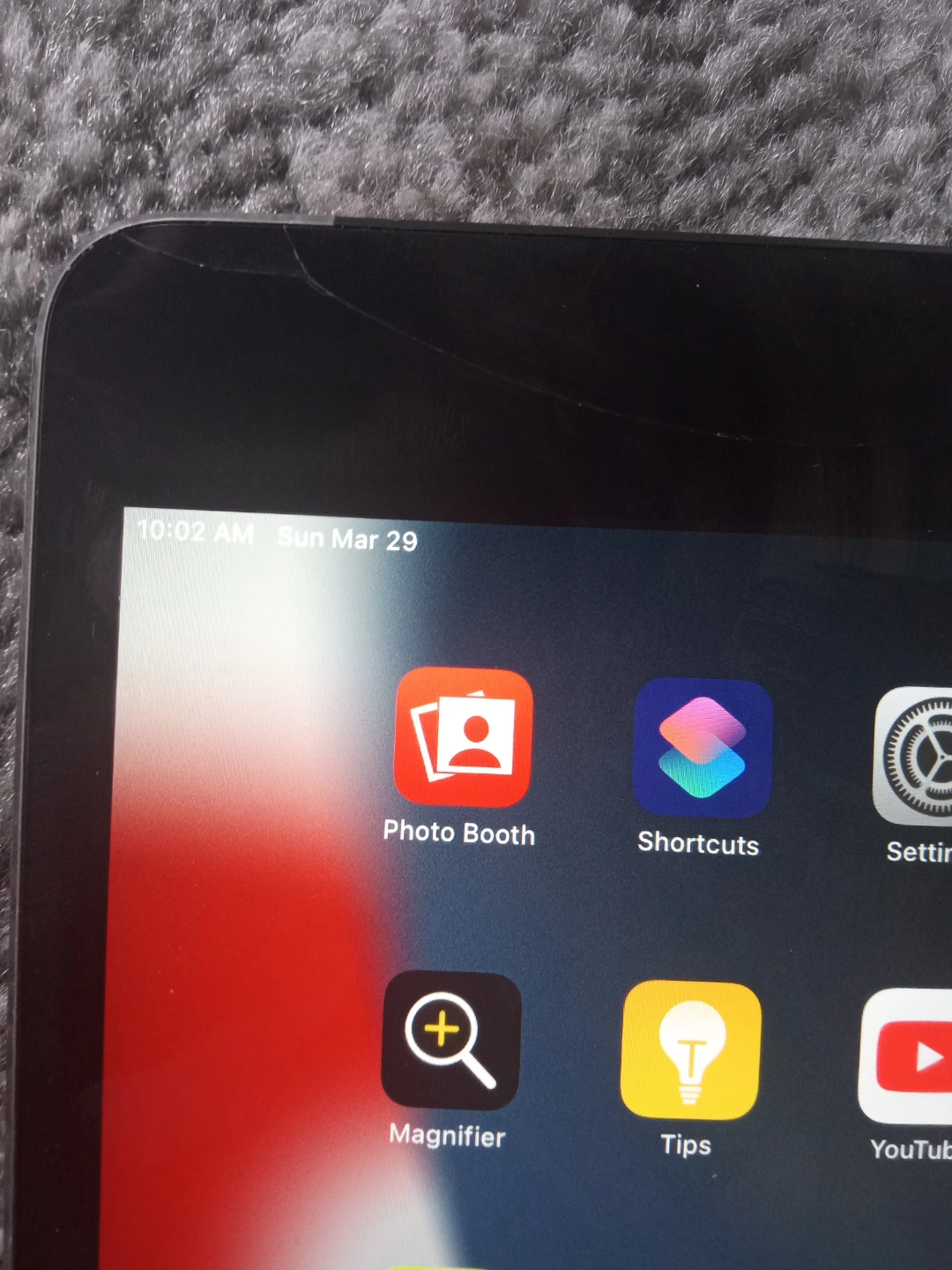 Apple iPad mini 4 16gb small crack top - photo 2