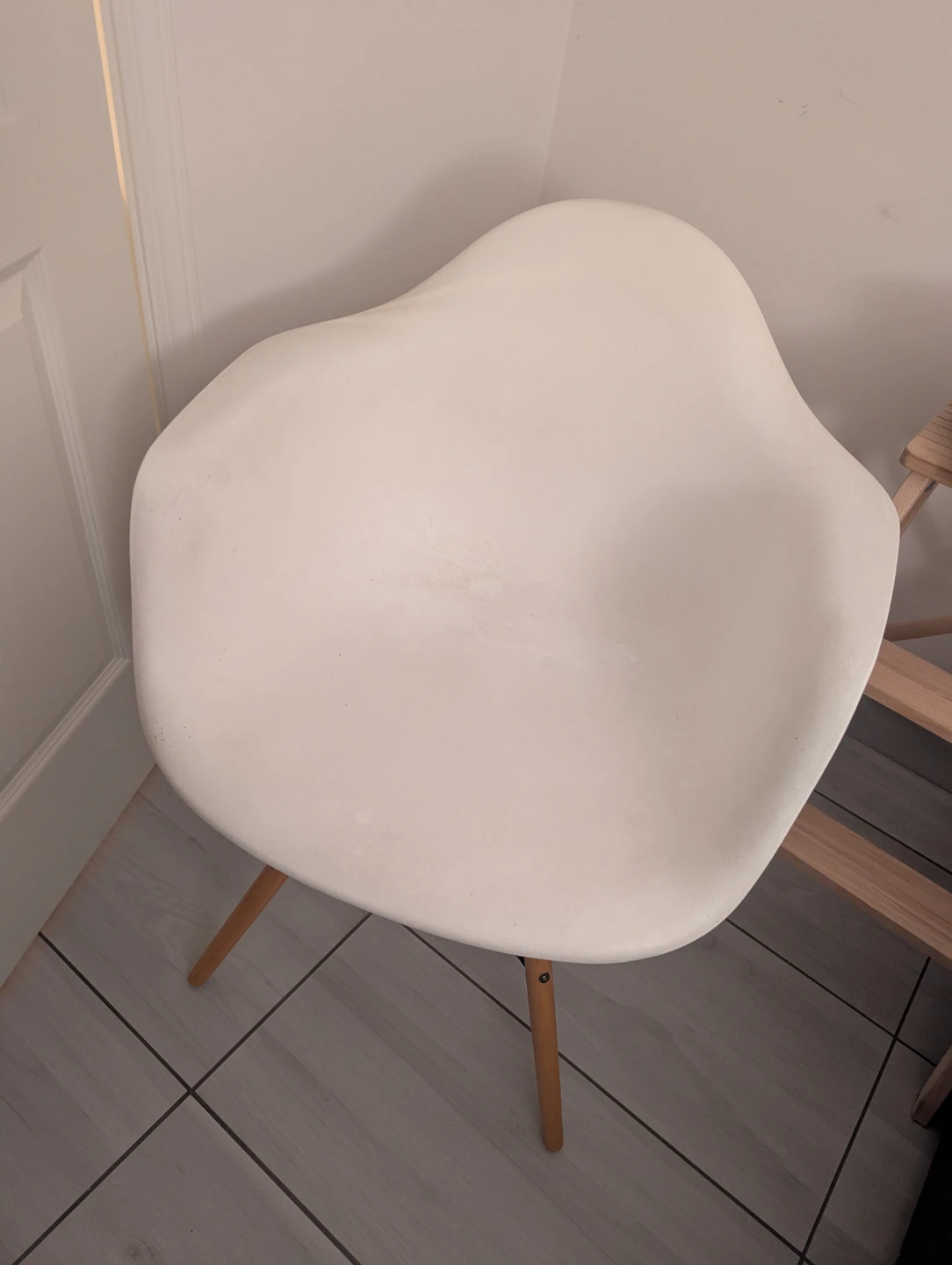STRUCTUBE - White Eiffel-style Chair with Wooden Legs