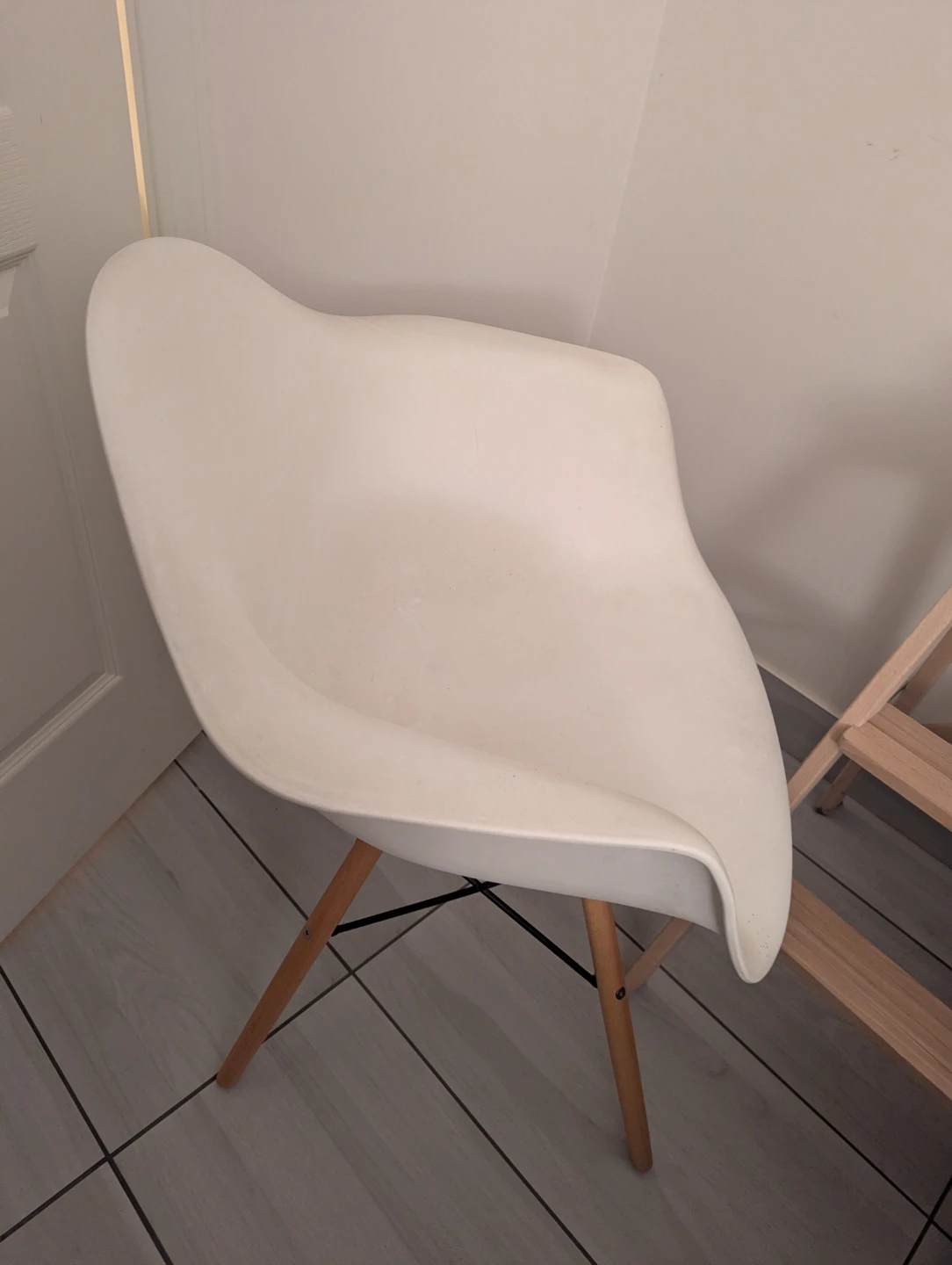 STRUCTUBE - White Eiffel-style Chair with Wooden Legs - photo 3