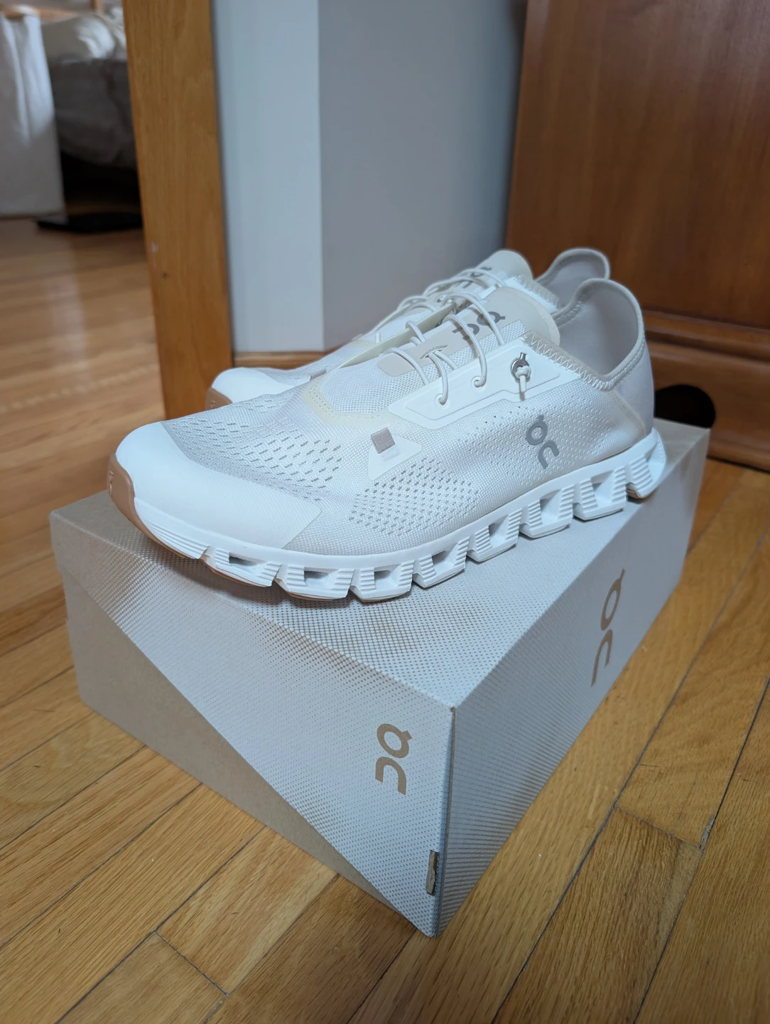 On Cloud 5 Coast Undyed White Pearl