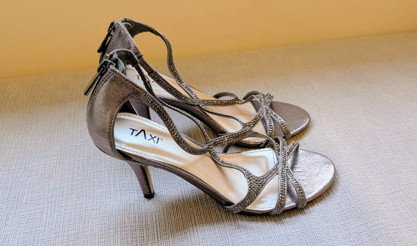 Brand New TAXI Silver Heeled Sandals - Women's Size 6 - photo 2
