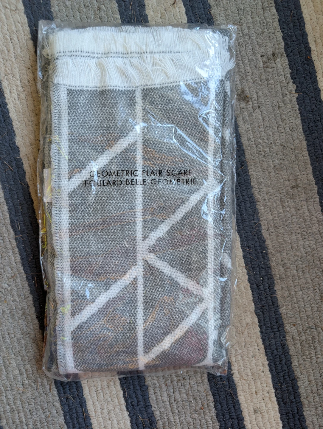 BNIP Avon Geometric Flair Scarf