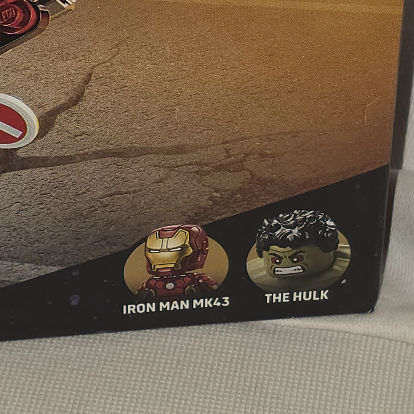 LEGO Marvel Avengers: Hulkbuster vs. The Hulk 76343 - photo 2