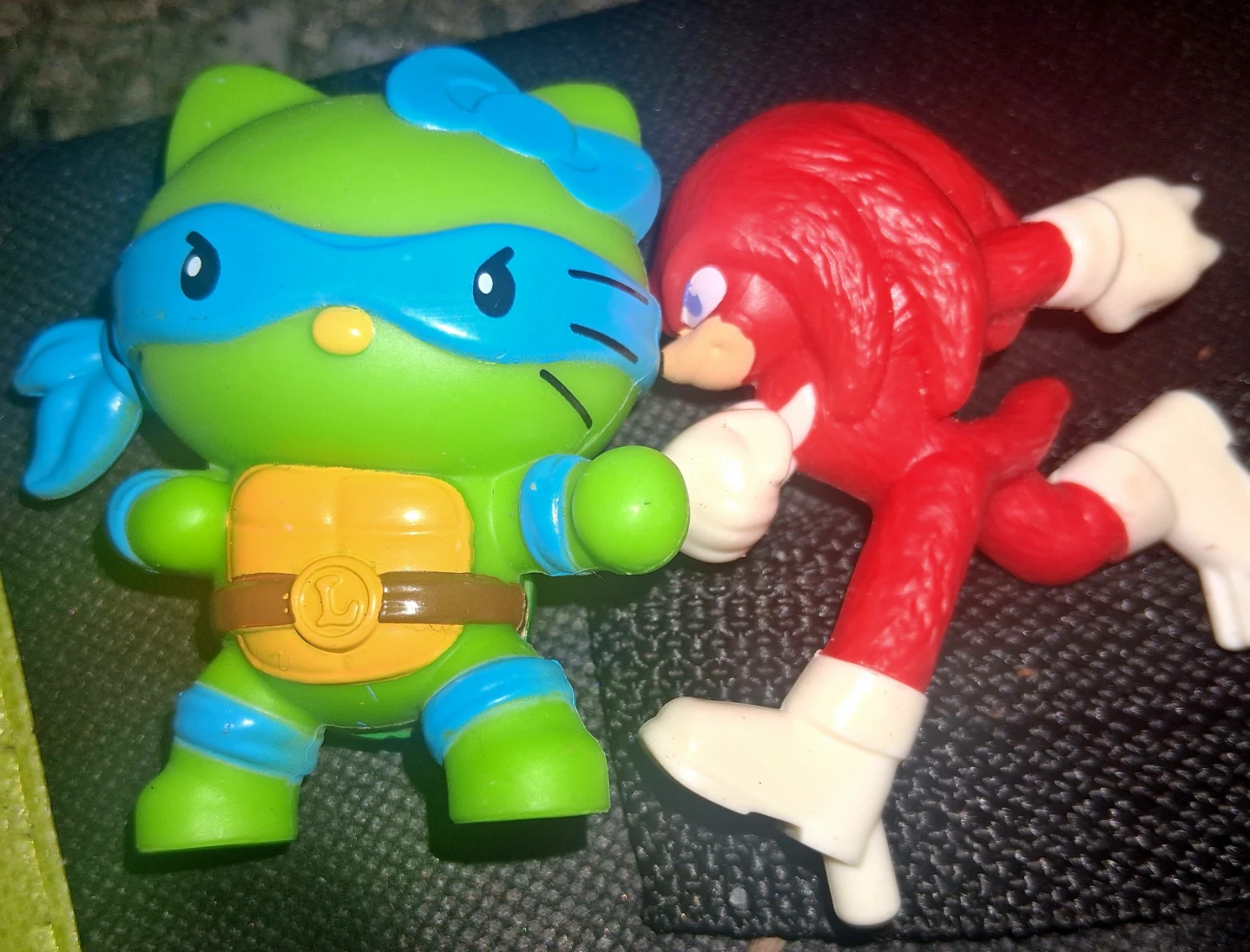 FREE 🥕  Hello Kitty TMNT Leonardo & Sonic Knuckles Figures