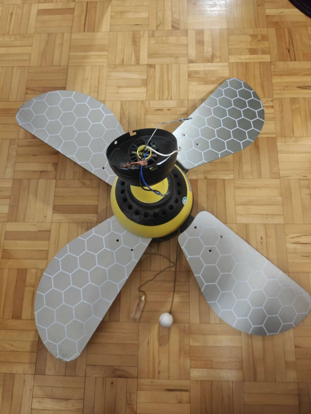 Honey Bee Yellow and Black Ceiling Fan with Hexagonal Blades - photo 2