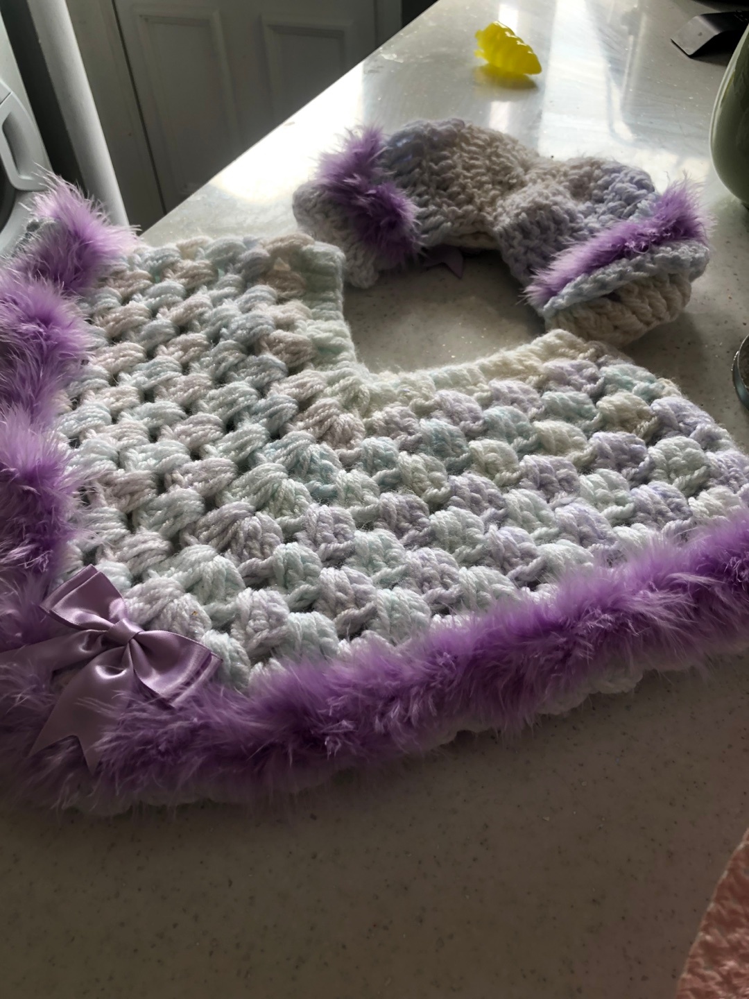 Crocheted Poncho and Hat Set with Feathers and Bows - photo 3