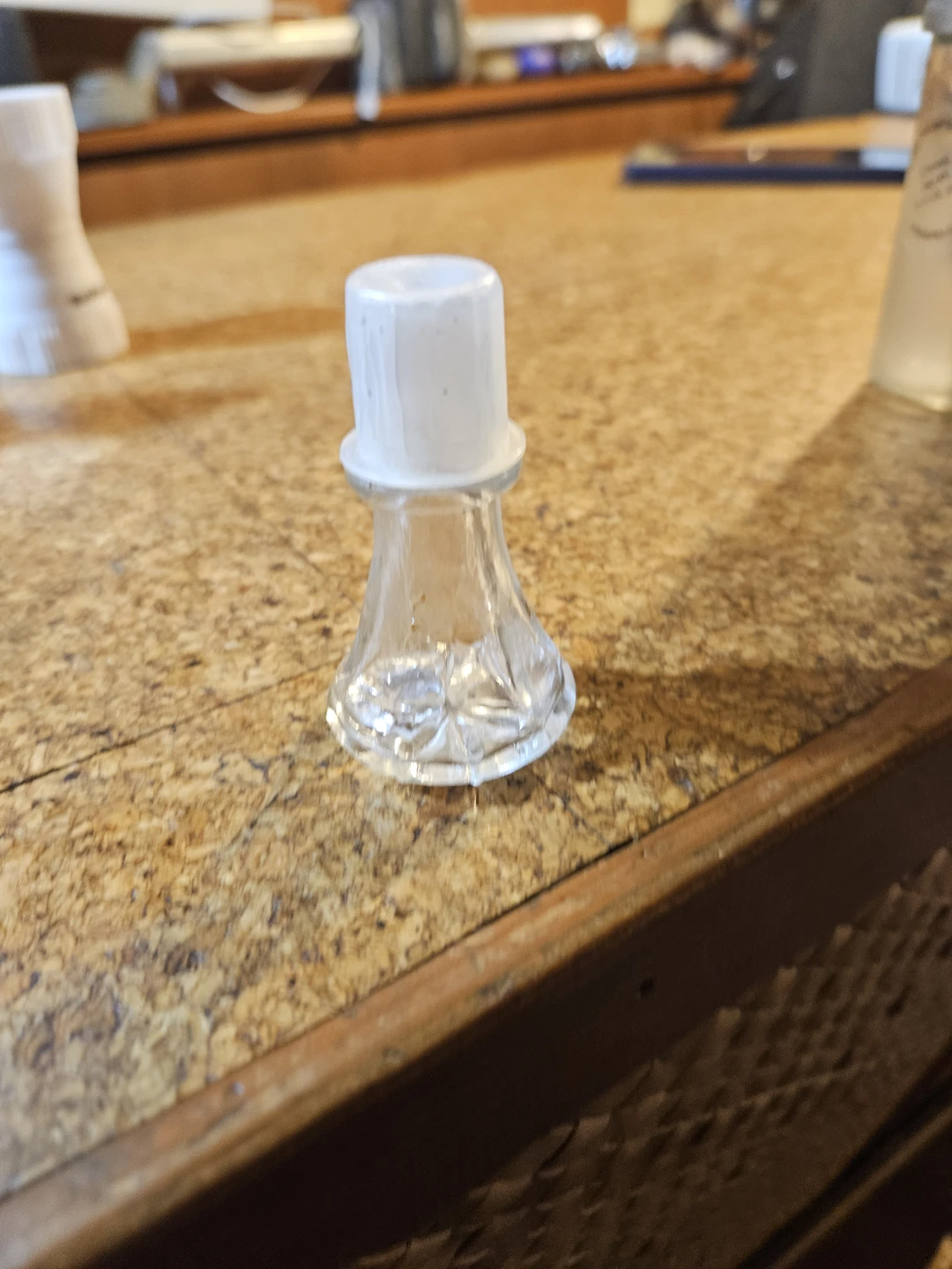 Glass cruet set with metal pour spouts - photo 5