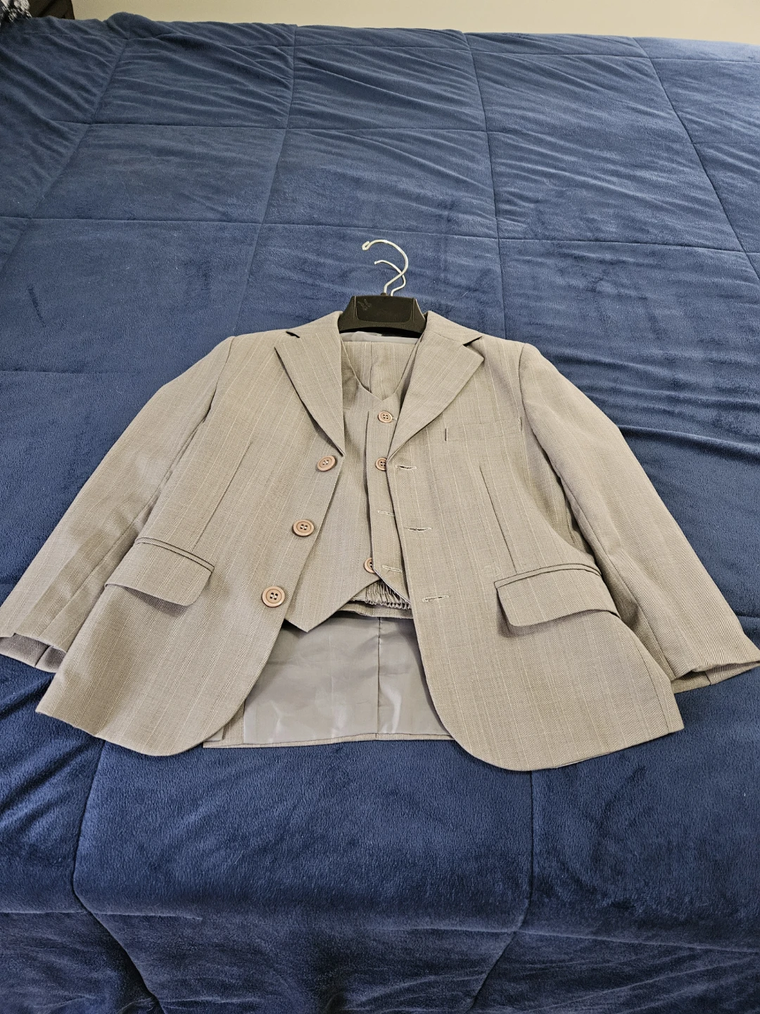 Boys 3 piece suit size 6 - photo 4