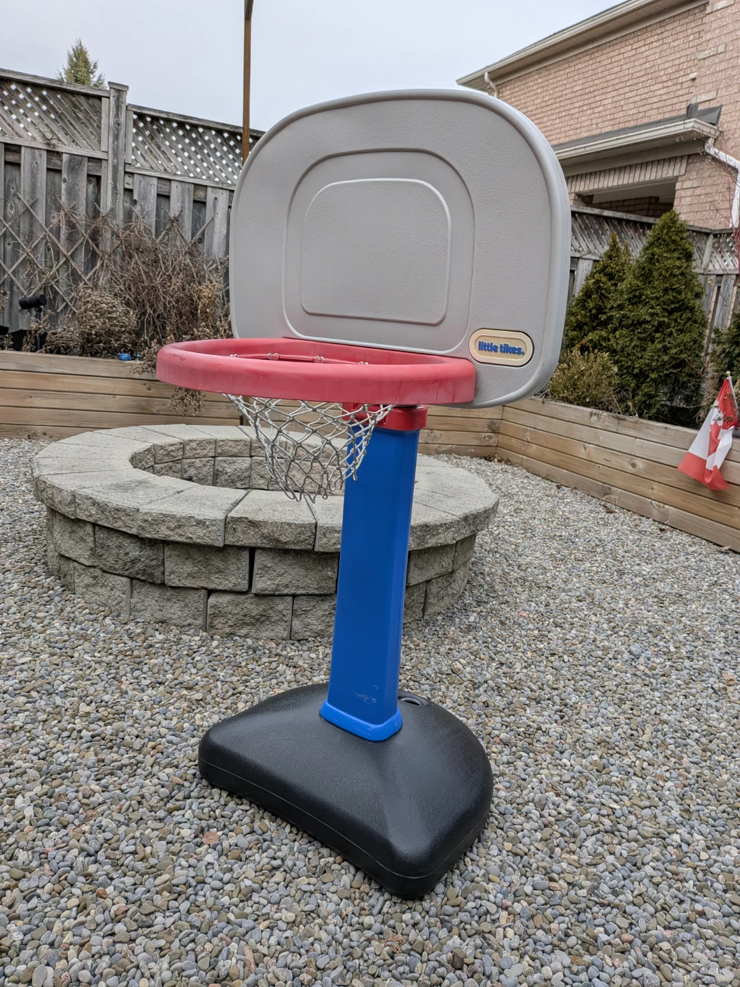 Little Tikes Adjustable Basketball Hoop