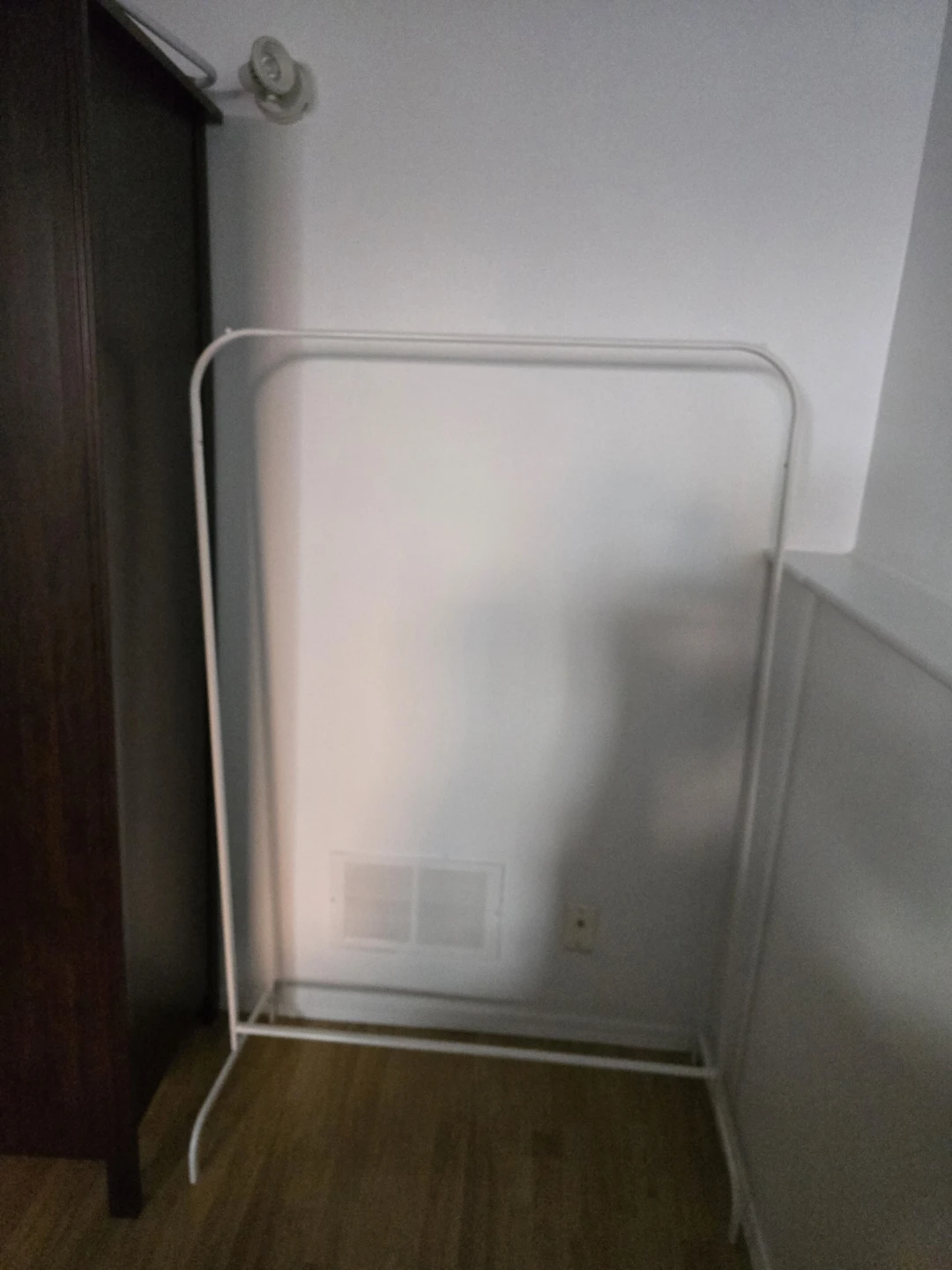 White Metal Clothes Rack - photo 3