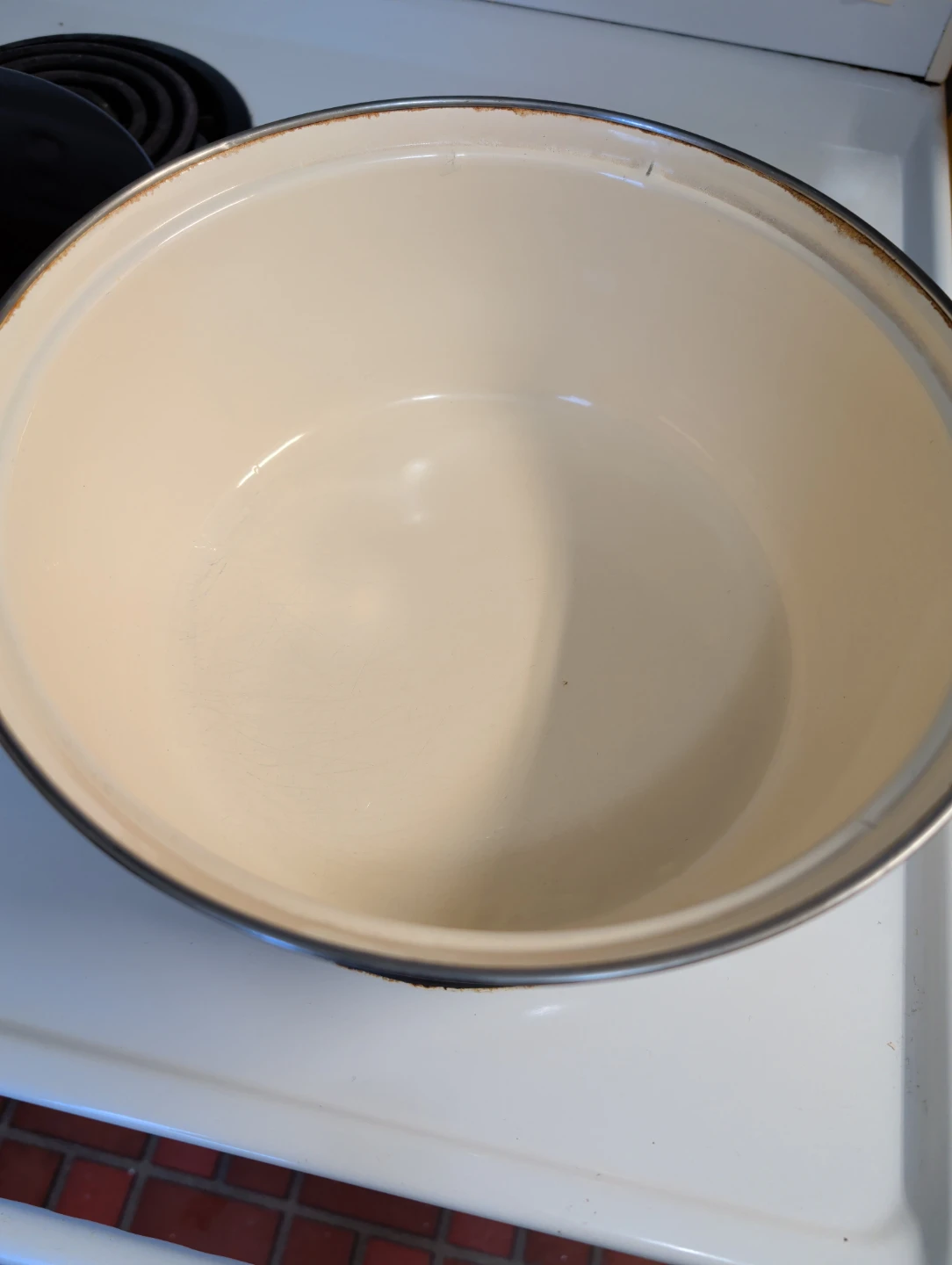 Vintage Enamel Pot with Lid - photo 2