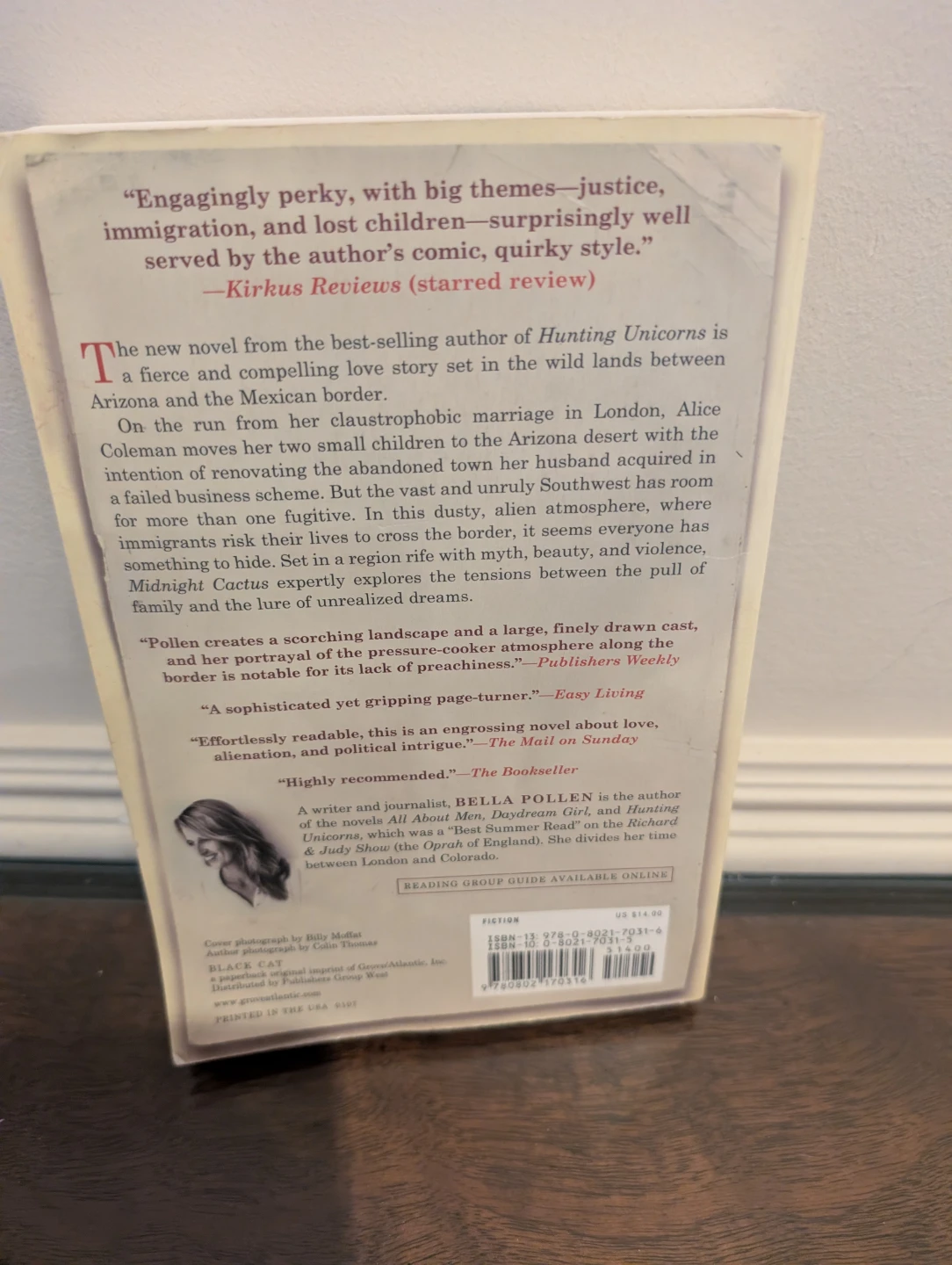Lisa Genova Inside the O'Briens Novel and other books. - photo 5