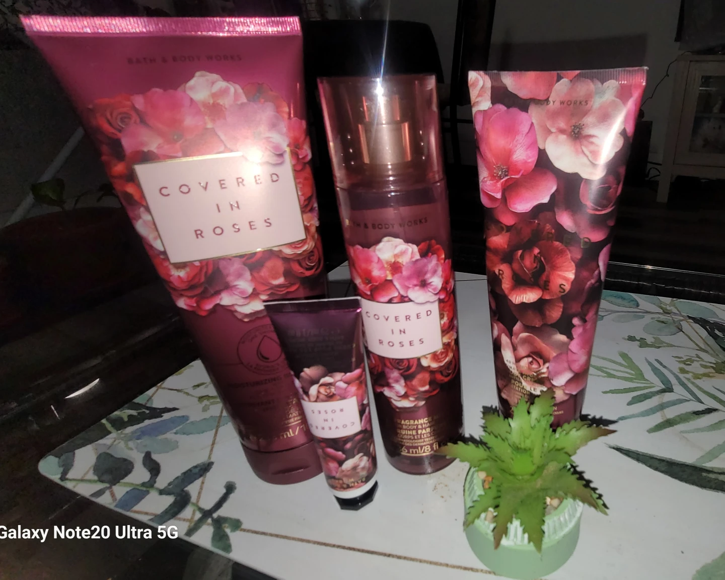 Bath & Body Works Covered in Roses Lot - photo 2