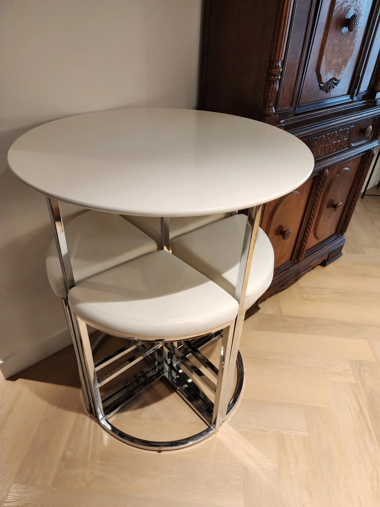 Round Table with 4 Stools